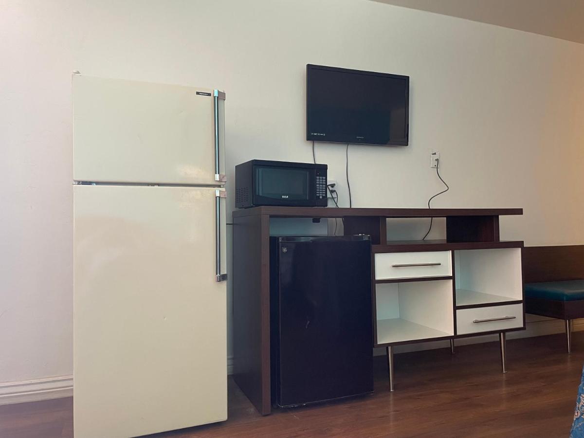 B&J Hotel And Apartments Pecos Luaran gambar