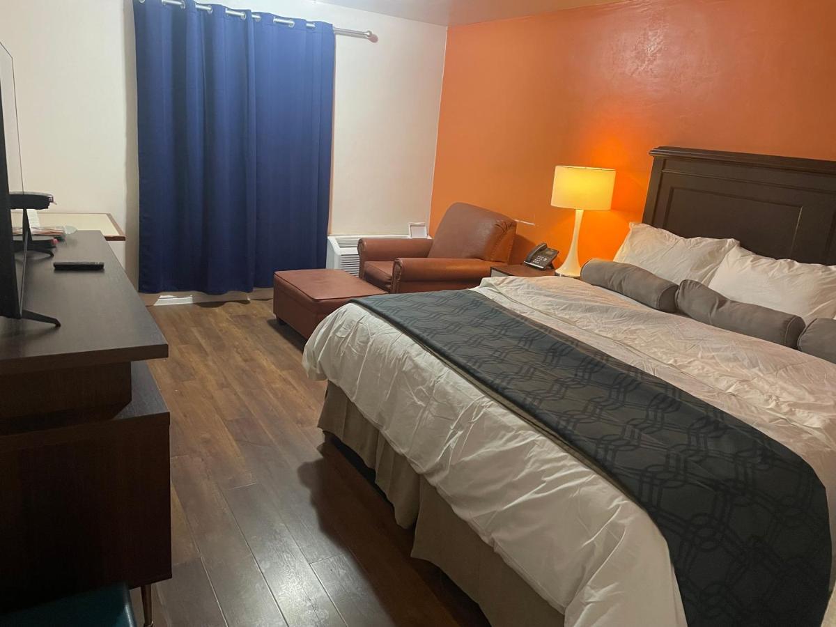 B&J Hotel And Apartments Pecos Luaran gambar