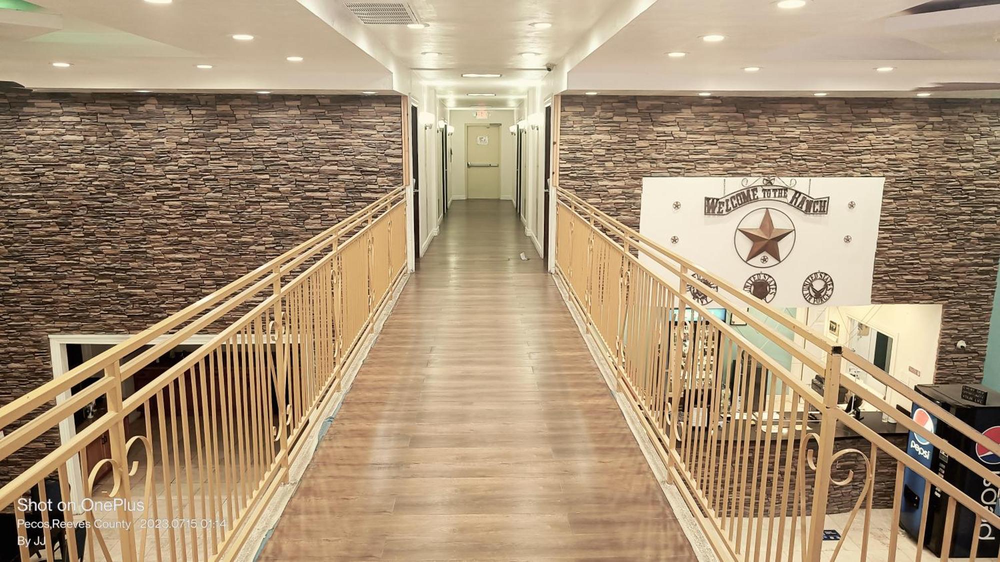 B&J Hotel And Apartments Pecos Luaran gambar