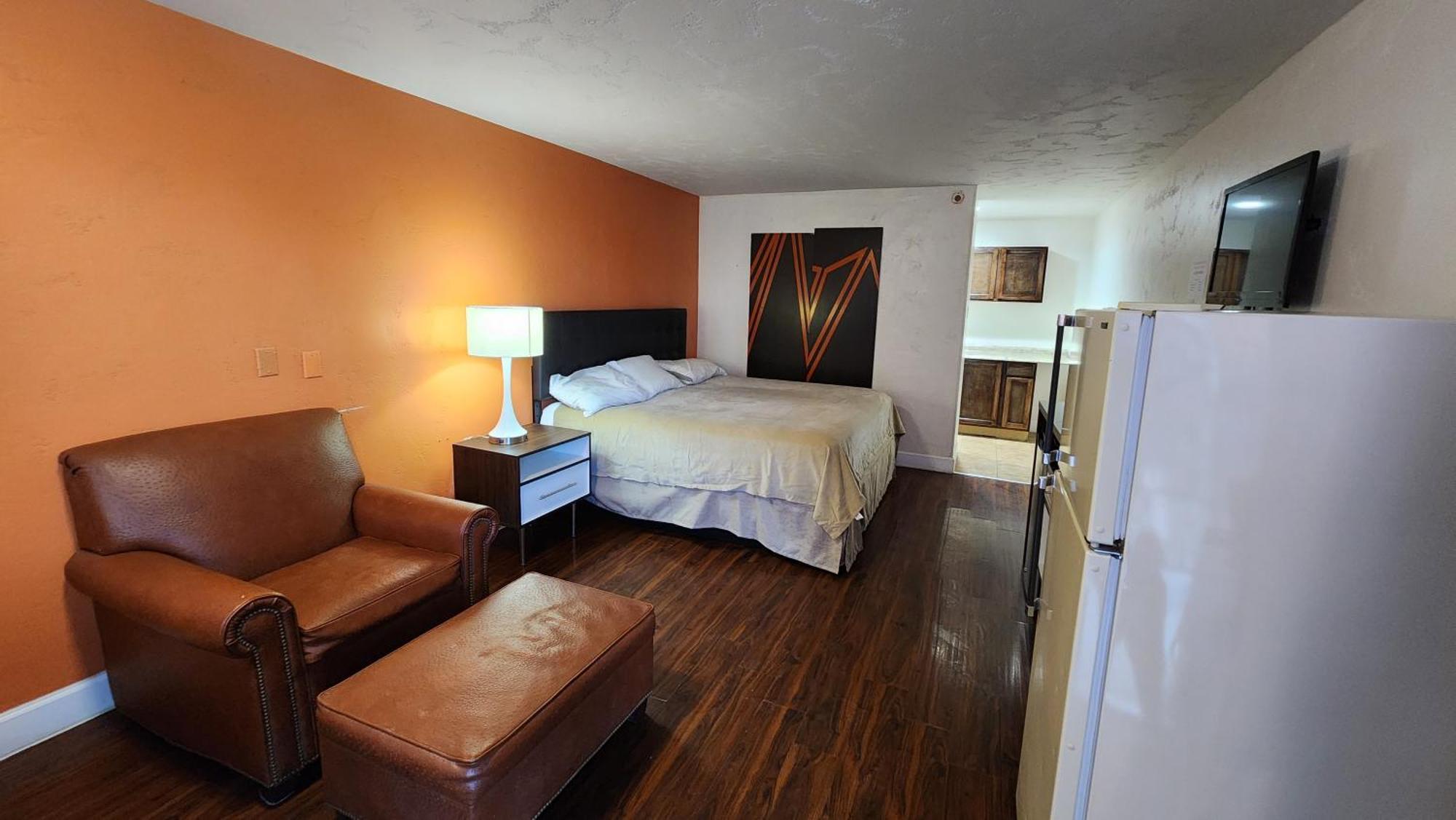 B&J Hotel And Apartments Pecos Luaran gambar