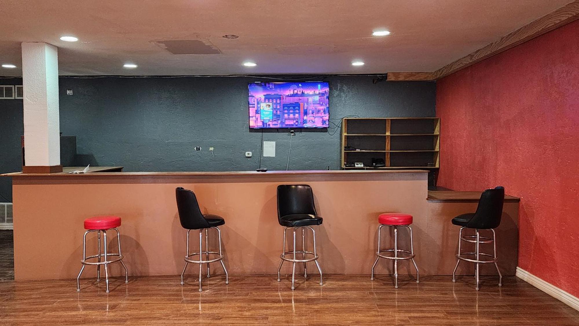 B&J Hotel And Apartments Pecos Luaran gambar